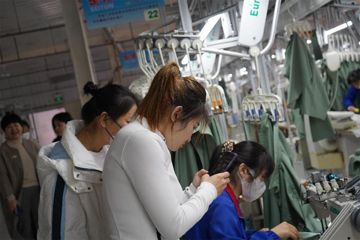 主動學習、勇攀高峰——山東鑫成源服裝有限公司春季研學活動